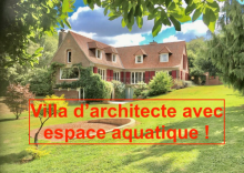 EXCLU - Villa d’architecte accompagnée de son espace aquatique et de son écrin de verdure