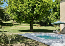 Authentique maison de bourg avec dépendances et parc arboré !